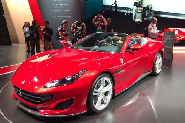 Carros da Ferrari serão quase todos híbridos até 2022