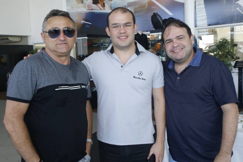 Newsedan Mercedes-Benz promove meeting e recebe os clientes com brunch especial