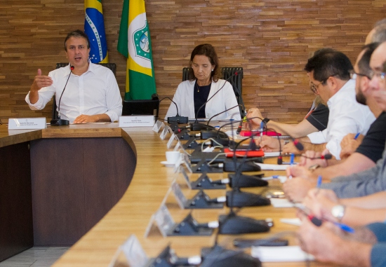 Camilo reúne secretariado para debater novas ações