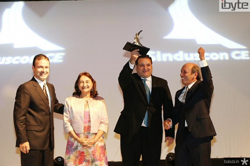 André Montenegro comanda a festa de entrega do Prêmio da Construção 2014