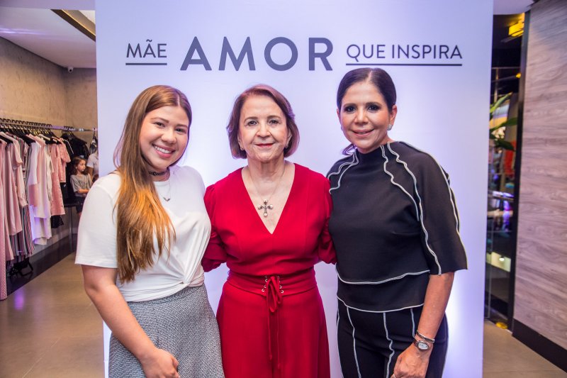 Lenita surpreende com ação especial em alusão ao Dia das Mães