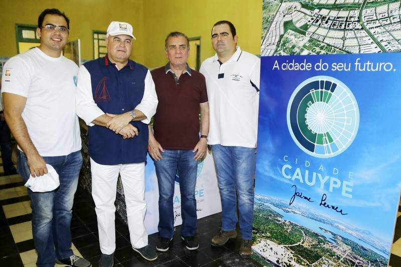 Luciano Cavalcante apresenta o projeto da 'Cidade Cauype'