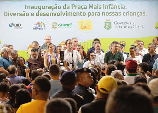 Camilo e Onélia Santana inauguram Praça Mais Infância em Canindé