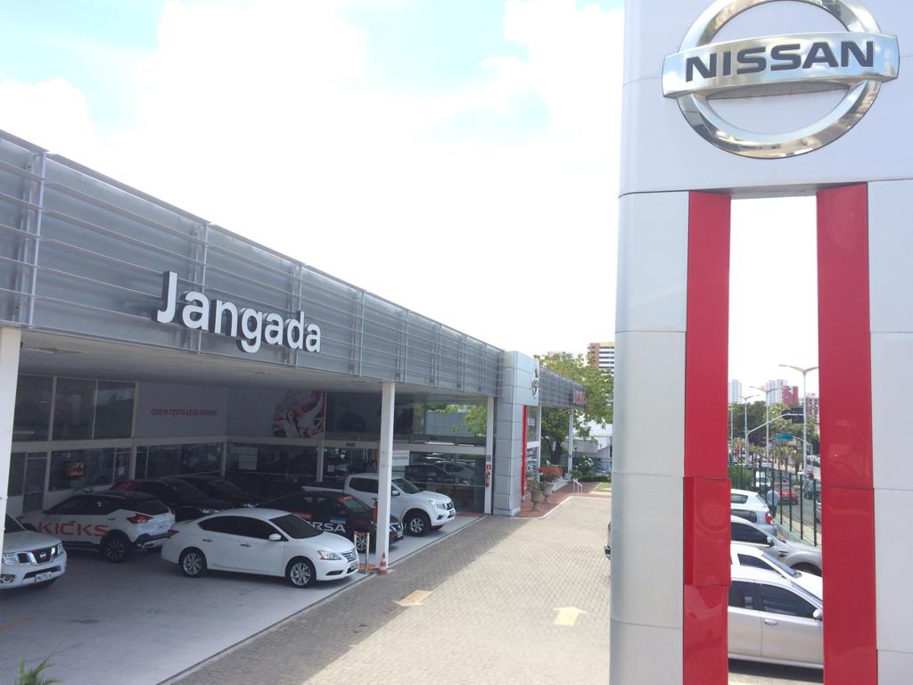 Neste sábado, concessionária Nissan sopra velinhas e oferta modelos com super descontos