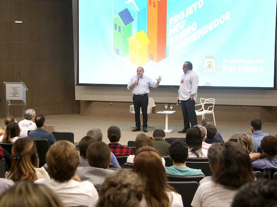 Roberto Cláudio apresenta projeto na FIEC