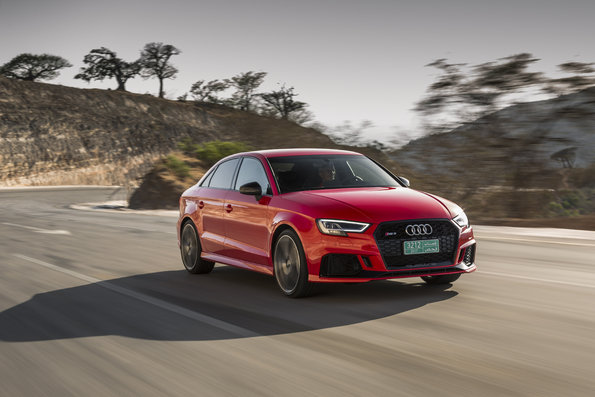 Novo Audi RS 3 começa a ser vendido no país em duas versões