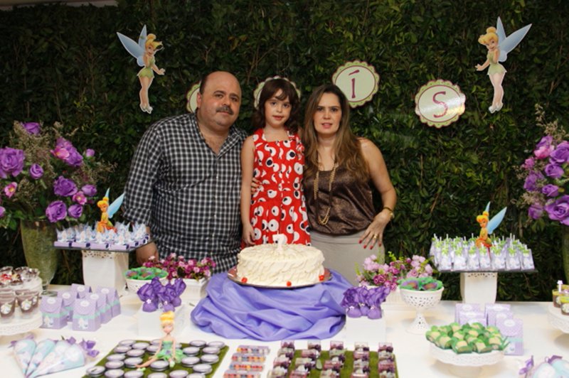 Adriana e Ricardo Cabral comemoraram os 7 anos da filha Laís no Plus Buffet