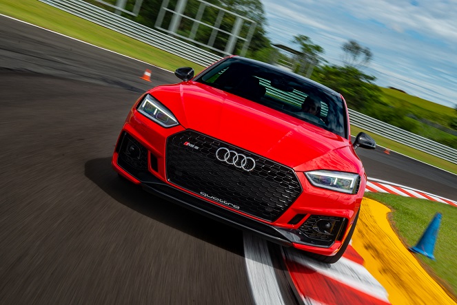 Novo Audi RS 5 Coupé chega ao Brasil com bastante potência e motor V6