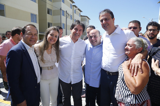 Camilo Santana entrega 704 apartamentos no Cidade Jardim I