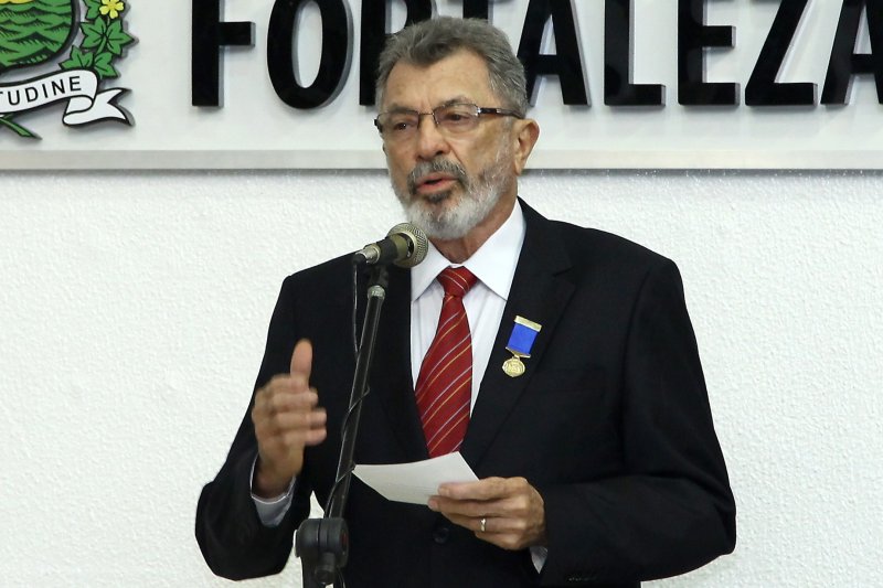 Eudoro Santana é homenageado com a Medalha Boticário Ferreira