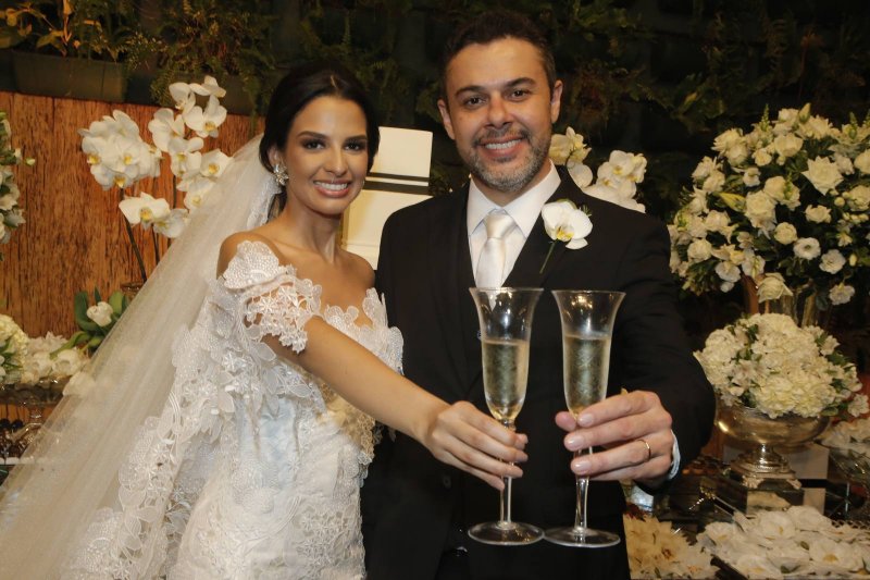 Chic e intimista. Foi assim o casamento de Tatiana Mendes e Gustavo Cruz