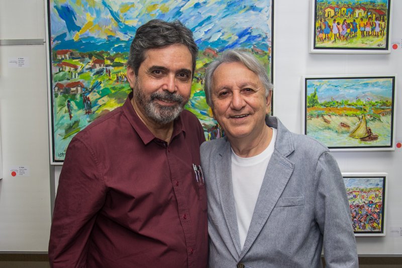 A exposição a "Arte de Sorrir" inaugura a Galeria Iate Clube