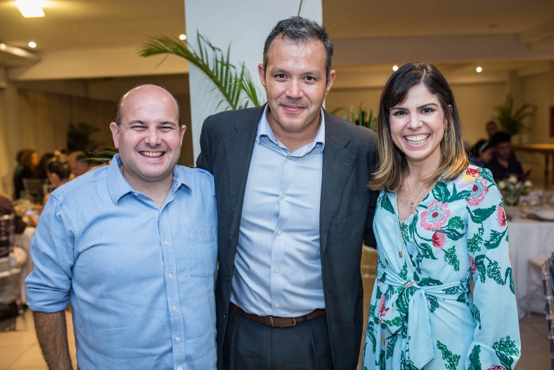 Roberto Cláudio e Carol Bezerra recepcionam participantes do VII Simpósio Internacional de Desenvolvimento da Primeira Infância