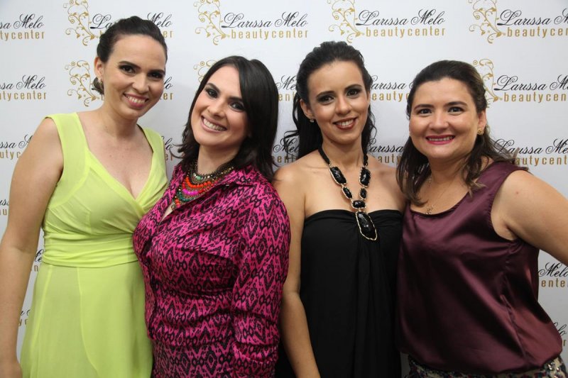 Danielle Campos e Roberta Bezerra reúnem lulus no Clube do Rímel