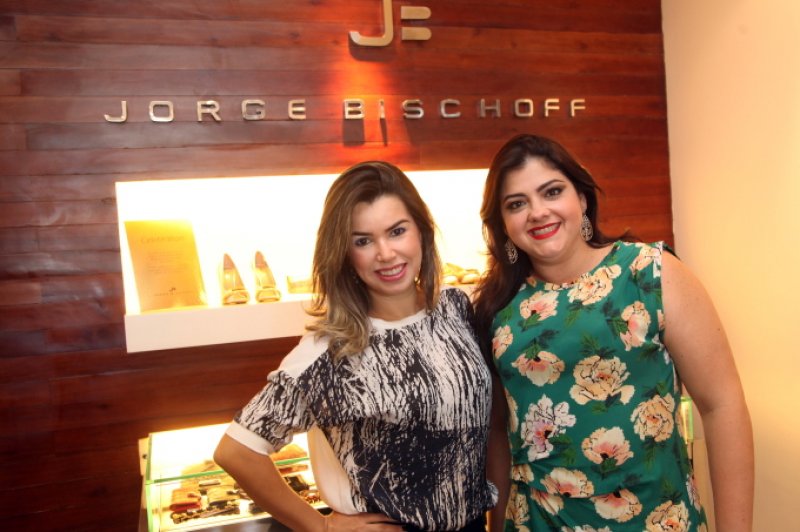 Daniele Cordeiro e Viviane Almada armam get together na Jorge Bischoff inspirado no Dia das Mães