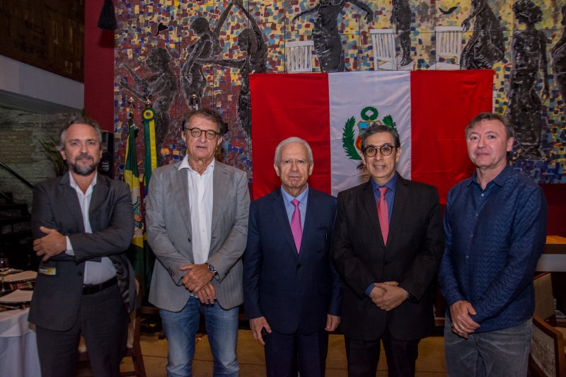 Embaixador do Peru no Brasil prestigia o encerramento do Festival Gastronômico – Culinária Peruana