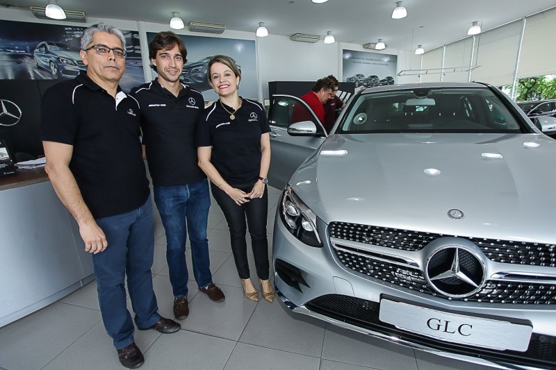 Mercedes-Benz GLC 250 Coupê chega causando ao showroom da Newsedan