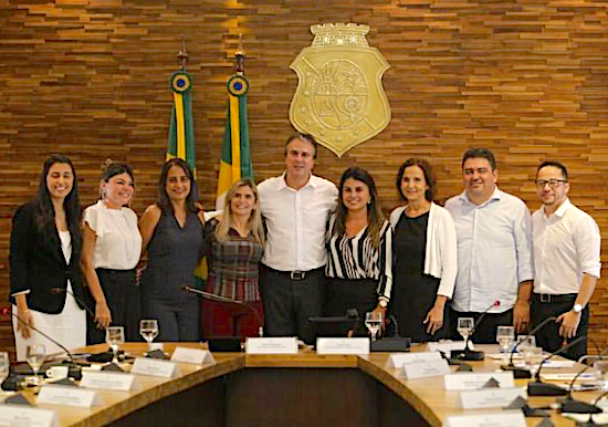 Camilo e Izolda entregam metas de 2019 a integrantes da Seduc