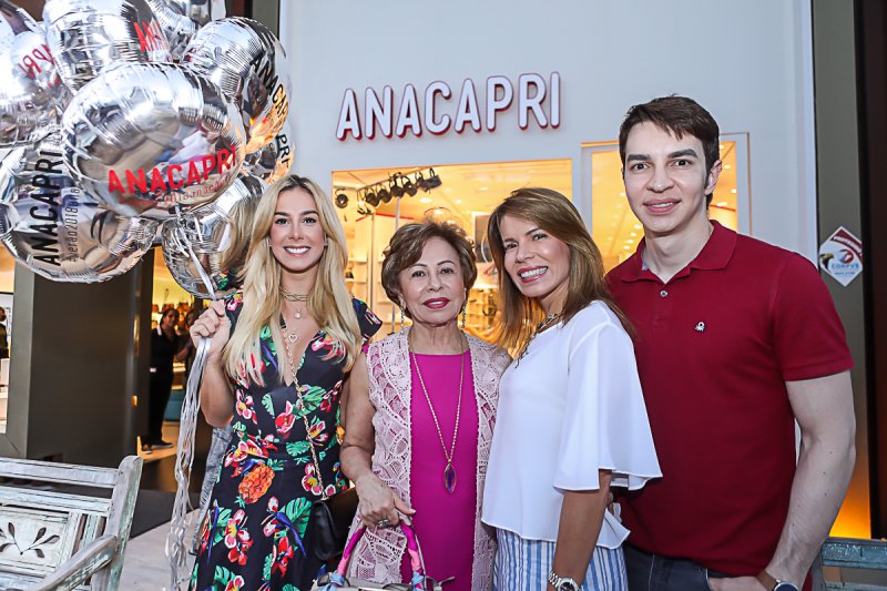 Tane Albuquerque e Maira Silva inauguram oficialmente a loja Anacapri