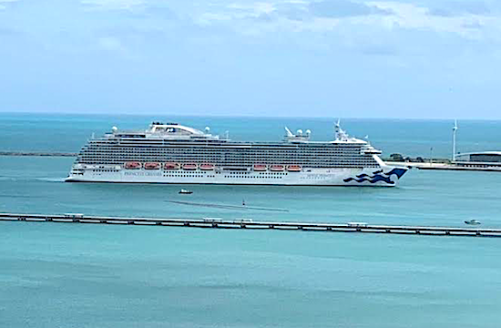 Navio Royal Princess traz quase 5 mil visitantes a Fortaleza