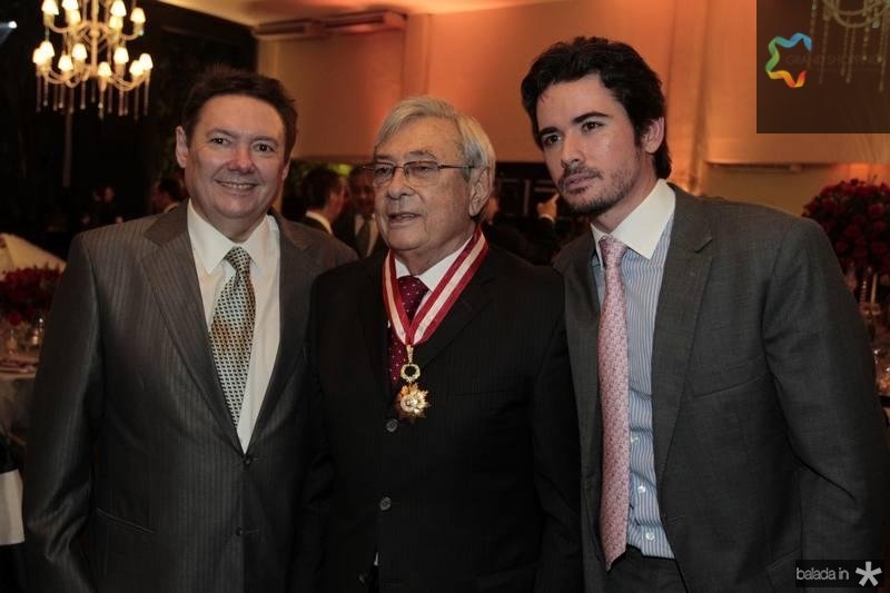 Ivens Dias Branco recebe a Medalha do Grau de Grande Oficial do Mérito Industrial