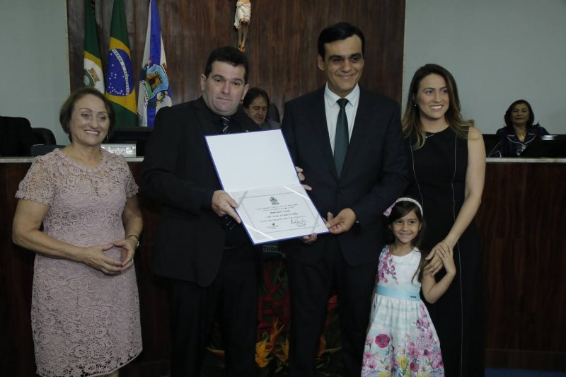 Naumi Amorim recebe Título de Cidadão Fortalezense