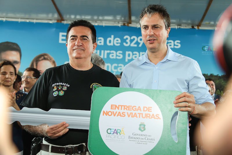 Camilo Santana entrega 329 novas viaturas para reforçar a segurança no Estado