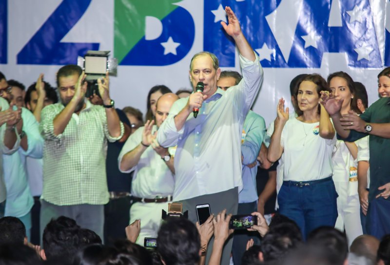 Ciro Gomes participa do lançamento do Movimento 12 Brasil em Fortaleza