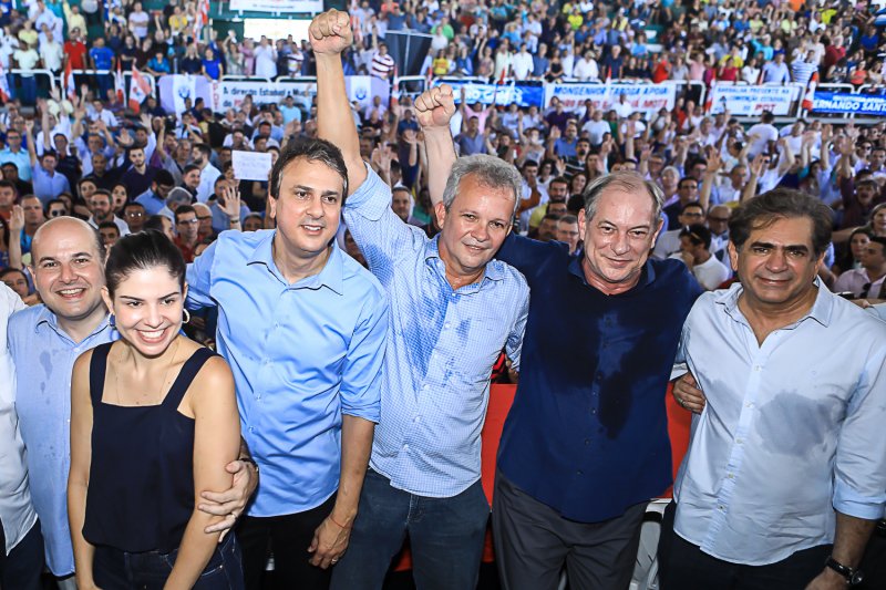 De olho em 2018, Ciro Gomes e Camilo Santana alinham discurso em convenção do PDT e buscam alianças para as eleições