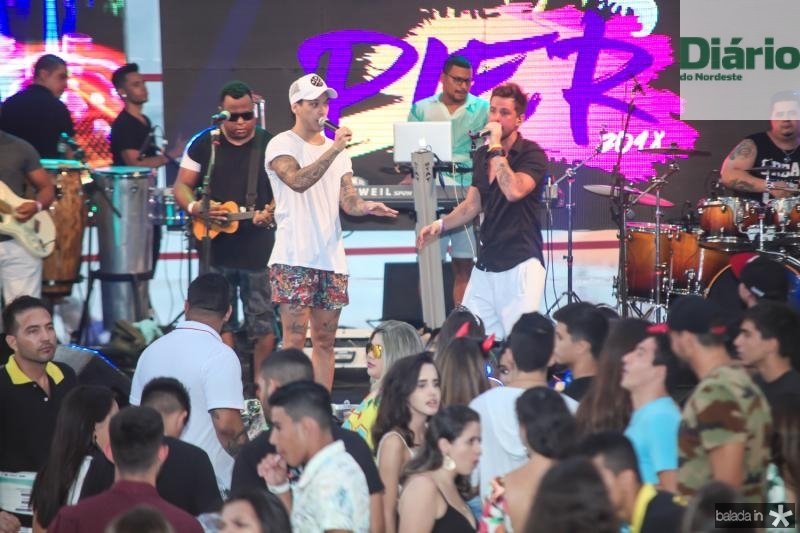 Um time de bonitonas rouba a cena no Carnaval do Pier85