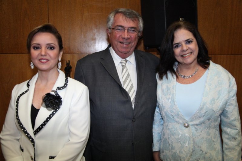 Nicolle Barbosa toma posse na presidência do Centro Industrial do Ceará durante prestigiada solenidade na Fiec