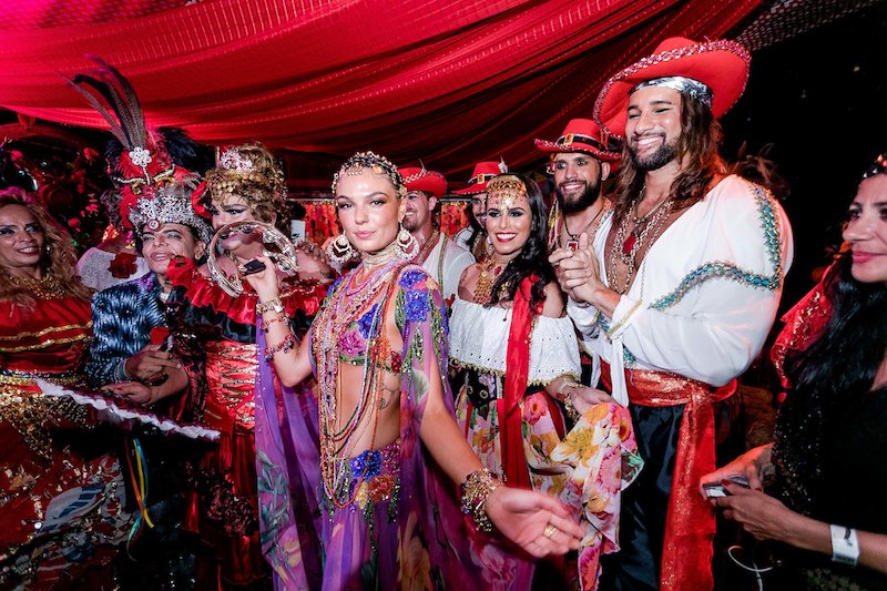 Baile do Copa enche de luxo e brilho o Carnaval carioca