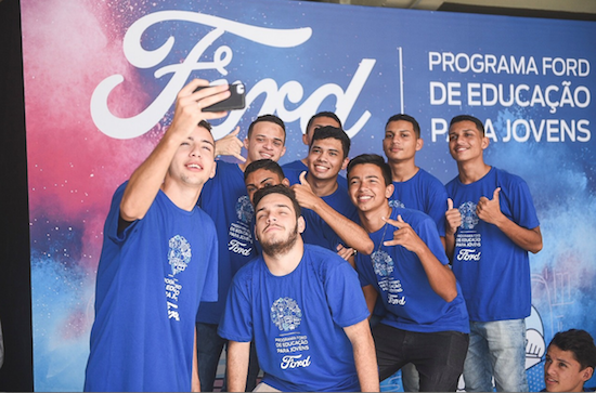 Ford inicia qualificação de jovens em Horizonte