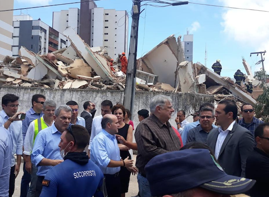 Roberto Cláudio, Antônio Henrique e José Sarto atuam no local do incidente