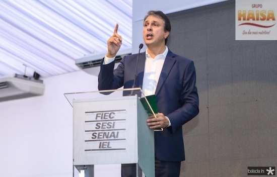 Camilo assina ordem de serviço para construir CPChoque na Praia do Futuro