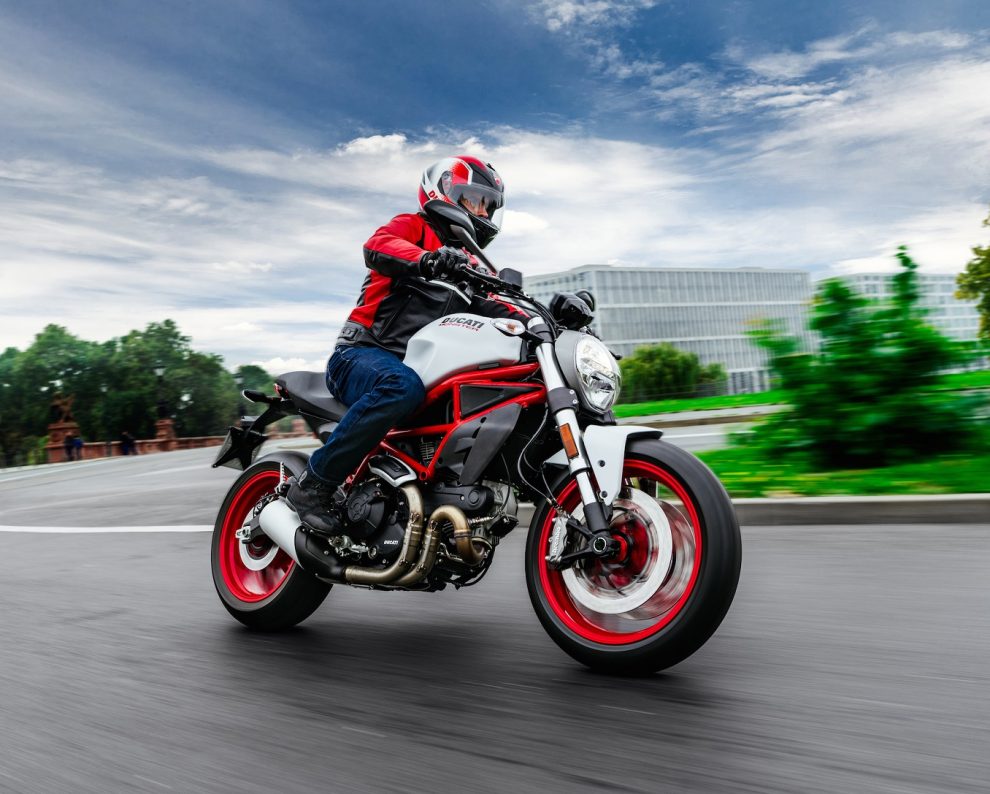 Ducati Monster 797 capta bem a versatilidade das nakeds