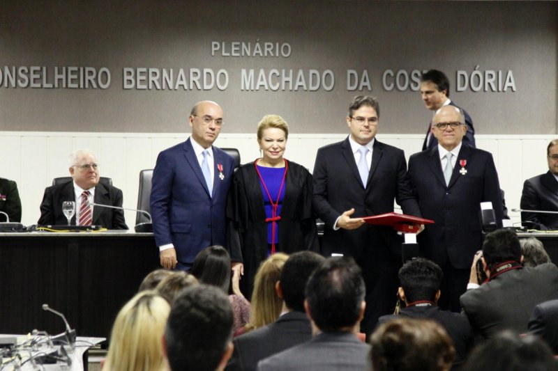 TJCE homenageia personalidades com a Medalha de Mérito Judiciário Clóvis Beviláqua