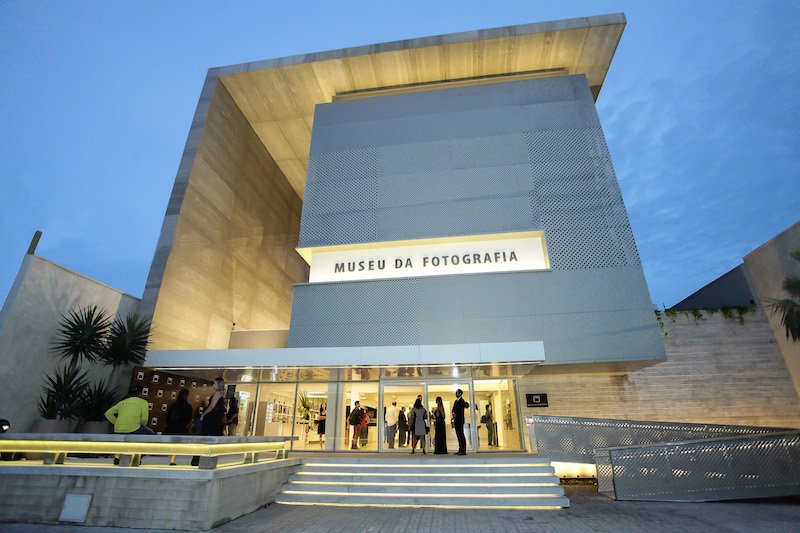 Silvio Frota presenteia Fortaleza com o Museu da Fotografia