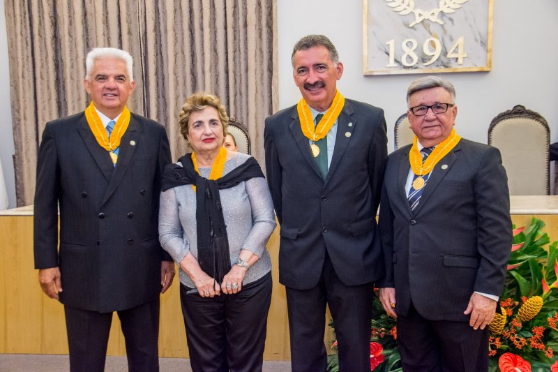 Artur Bruno, Tales de Sá Cavalcante e Irapuan Aguiar tomam posse na Academia Fortalezense de Letras