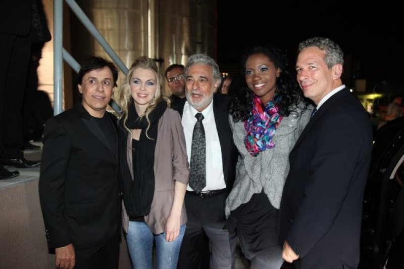 O tenor Plácido Domingo canta e encanta na inauguração do Centro de Eventos do Ceará