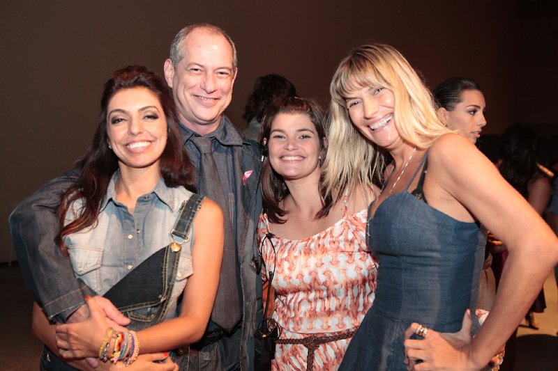 Ciro Gomes sobe na passarela do Fortaleza Fashion Week 2013