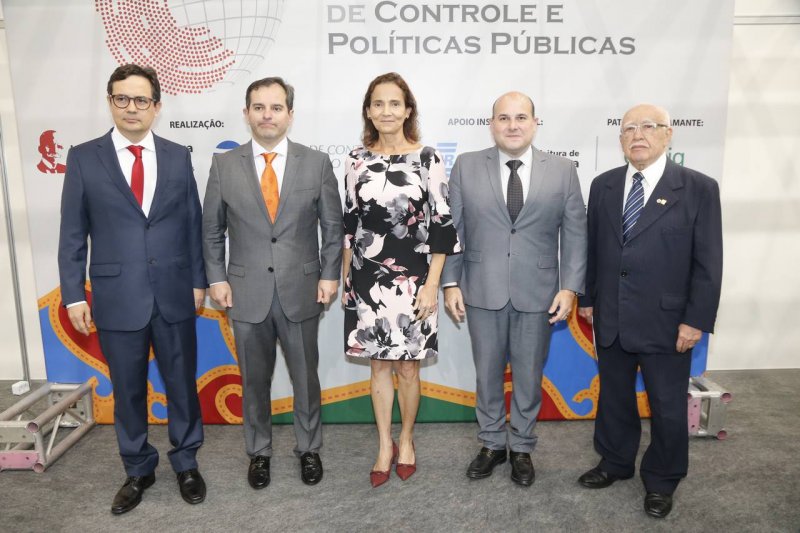 Roberto Cláudio participa da abertura do IV Congresso de Controle e Políticas Públicas