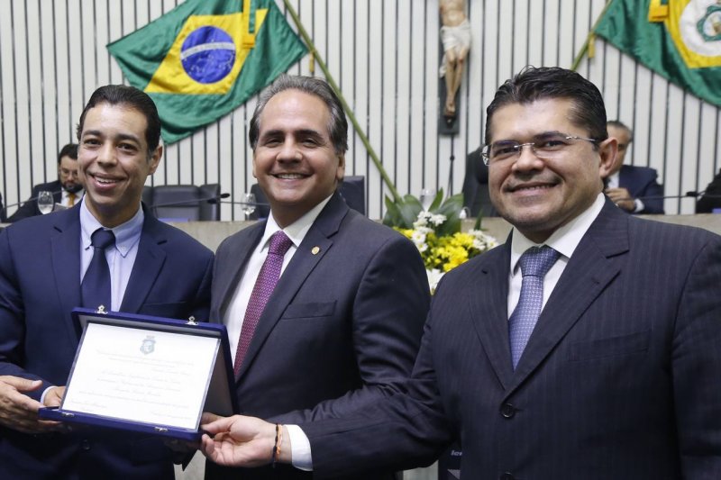 Assembleia Legislativa homenageia profissionais da Advocacia Cearense