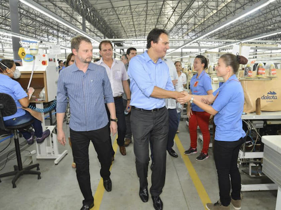 Camilo Santana participa da inauguração da nova fábrica da Dakota