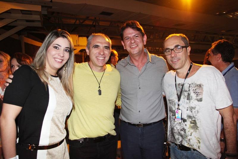 Maria Célia festejou seu aniversário, ao lado de Cid Gomes, no show do Sambô