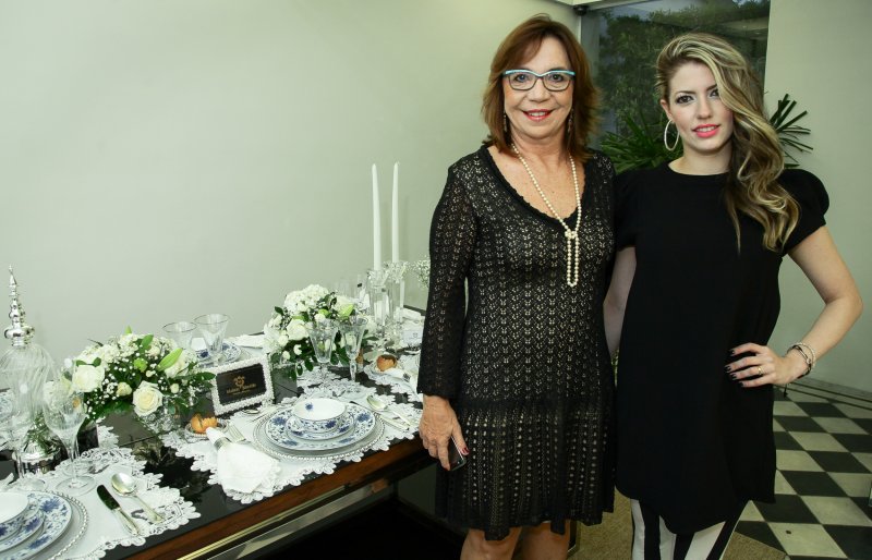 Lúcia Wolff dá dicas sobre Elegância e Etiqueta social na Bobstore Fortaleza