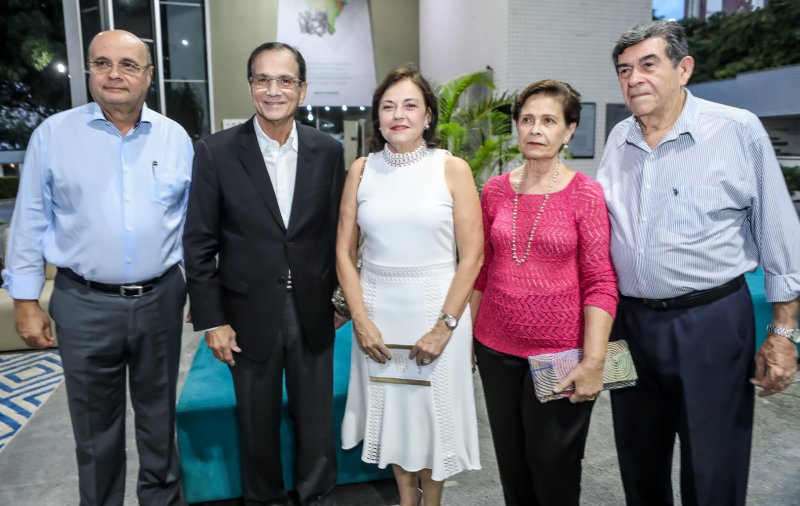 Beto Studart celebra a saúde em Missa de Ação de Graças