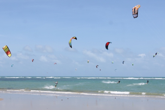 Litoral Oeste vai ferver com provas internacionais de kitesurfe