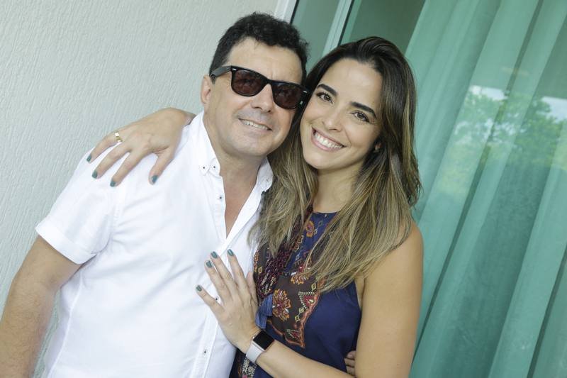 Hedla Lopes e Edson Spinello oficializam noivado