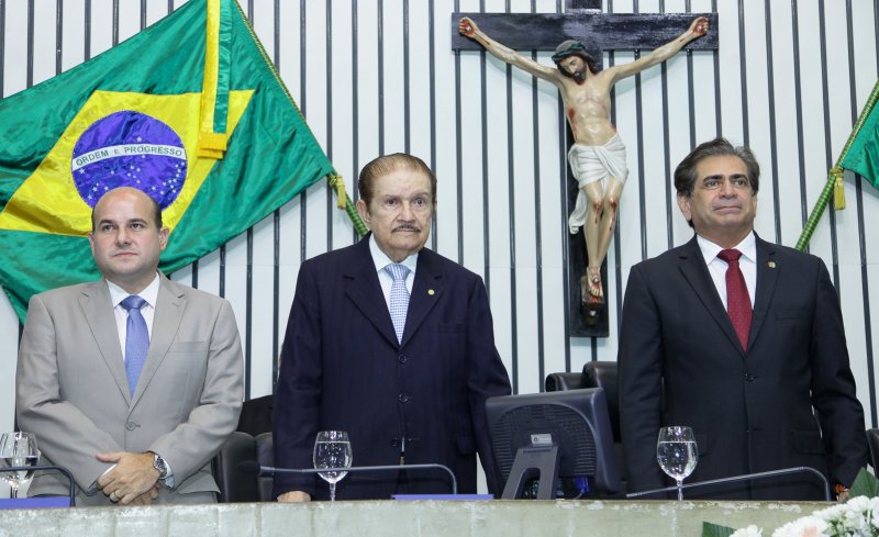 Mauro Benevides é homenageado na Assembleia Legislativa